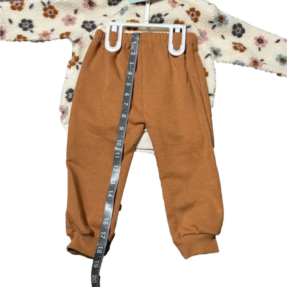 PL Baby Floral Fleece Baby Outfit with Pants Socks Set Polyester Size 24 Months
